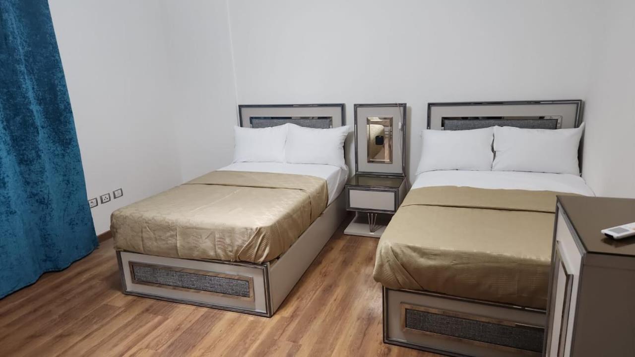 Jayd Garden Retreat: Elegant Two-bedroom Near Al-rehab Apartment *