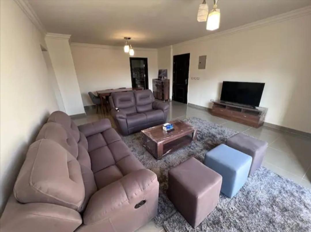 Jayd Garden Retreat: Elegant Two-bedroom Near Al-rehab Apartment *
