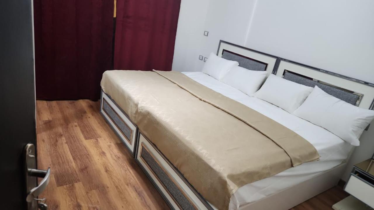 Apartment Jayd Garden Retreat: Elegant Two-bedroom Near Al-rehab *